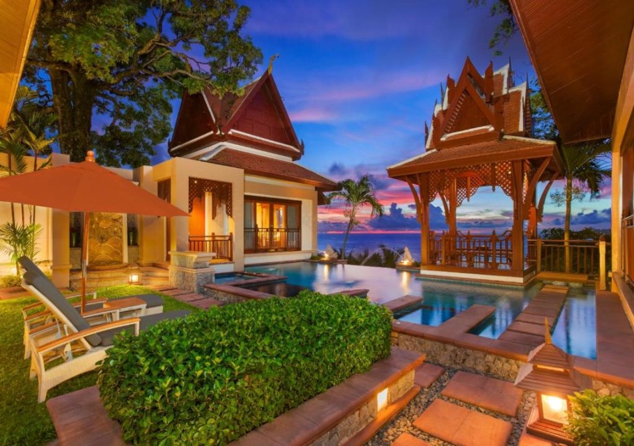 محوطه هتل محوطه هتل