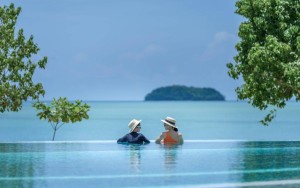 محوطه هتل محوطه هتل