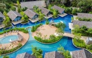 محوطه هتل محوطه هتل