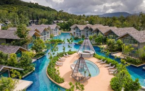 محوطه هتل محوطه هتل