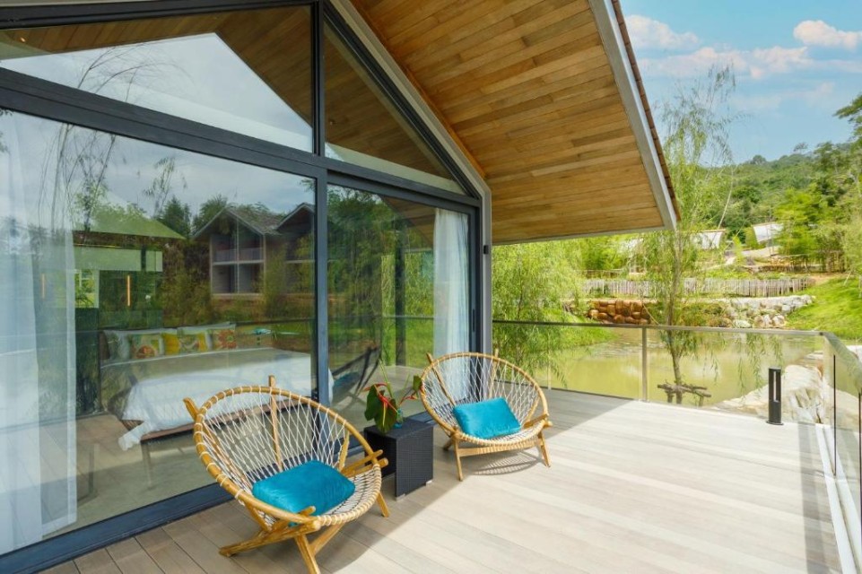 محوطه هتل محوطه هتل