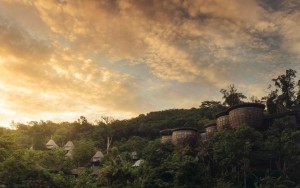 محوطه هتل محوطه هتل