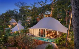 محوطه هتل محوطه هتل