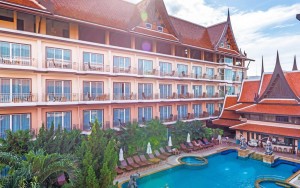 محوطه هتل محوطه هتل