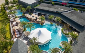 محوطه هتل محوطه هتل