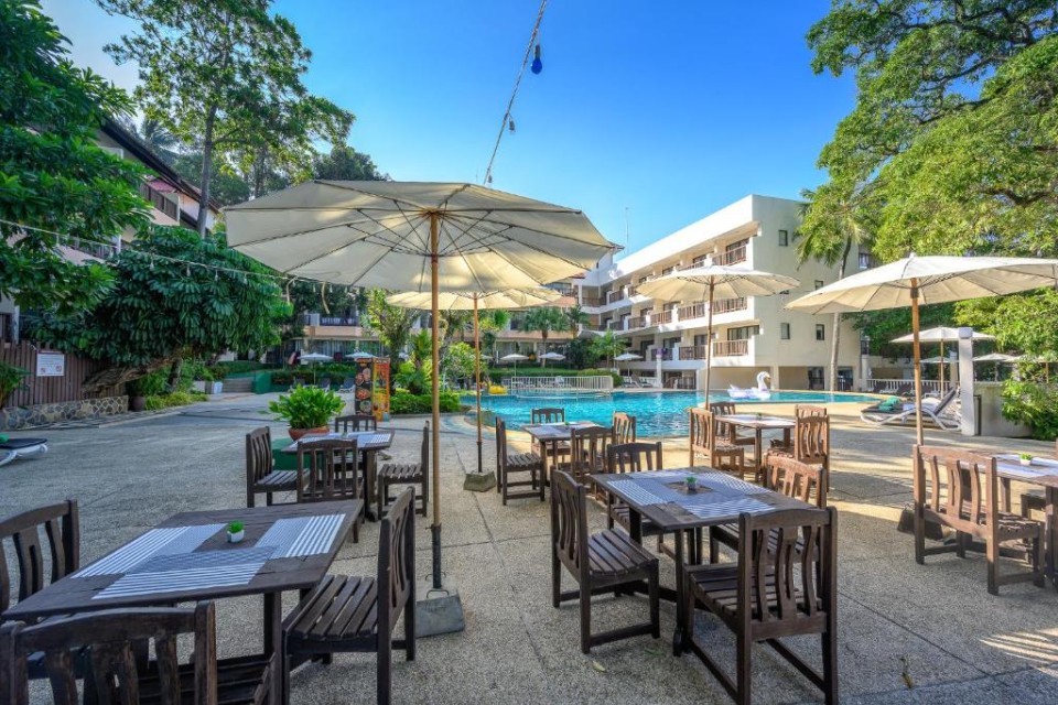 محوطه هتل محوطه هتل