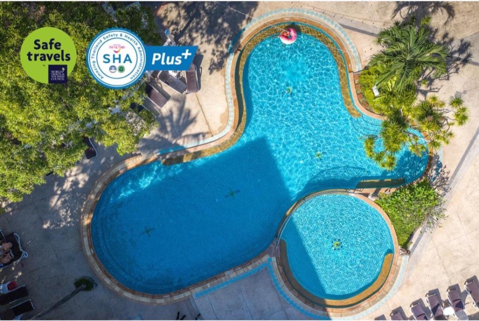 محوطه هتل محوطه هتل