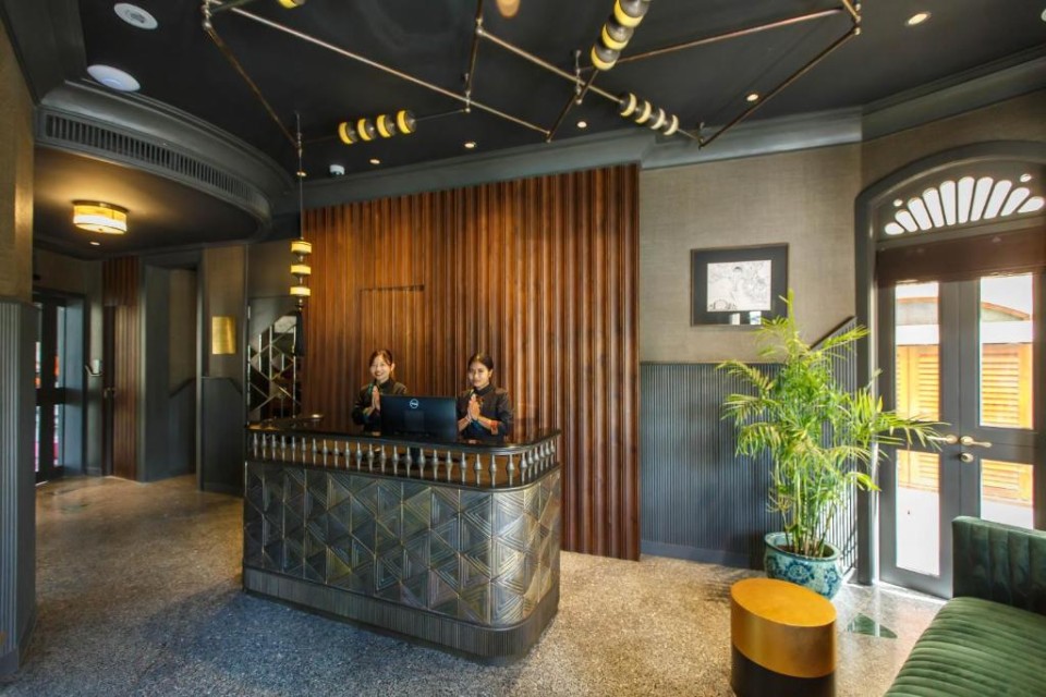 محوطه هتل محوطه هتل