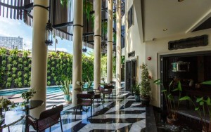 محوطه هتل محوطه هتل