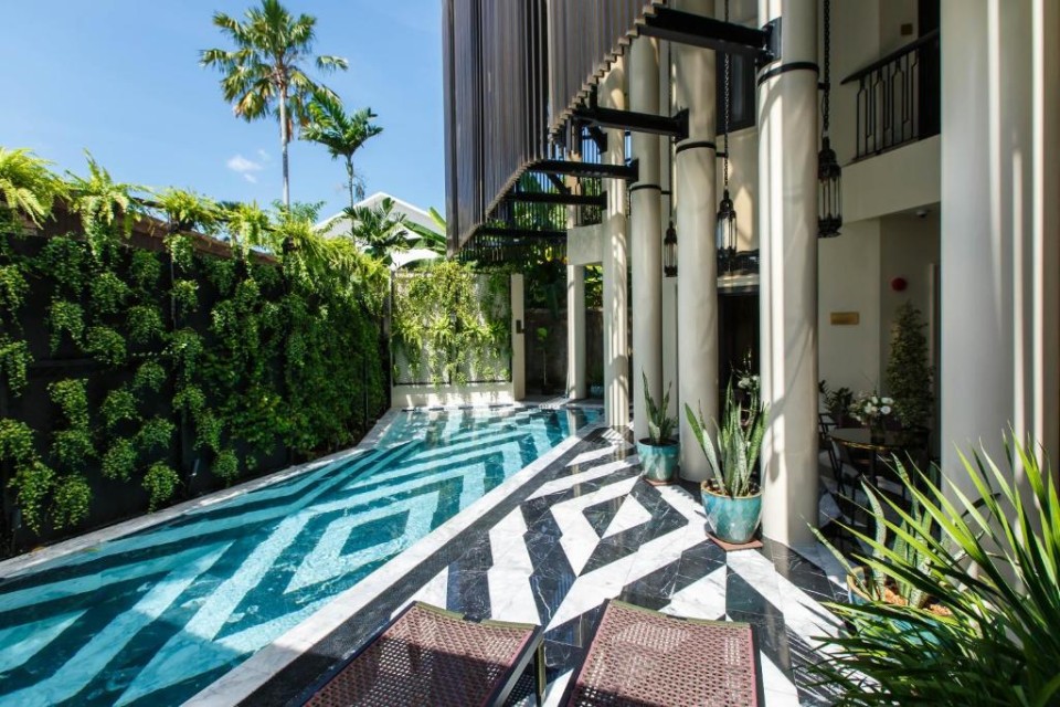 محوطه هتل محوطه هتل