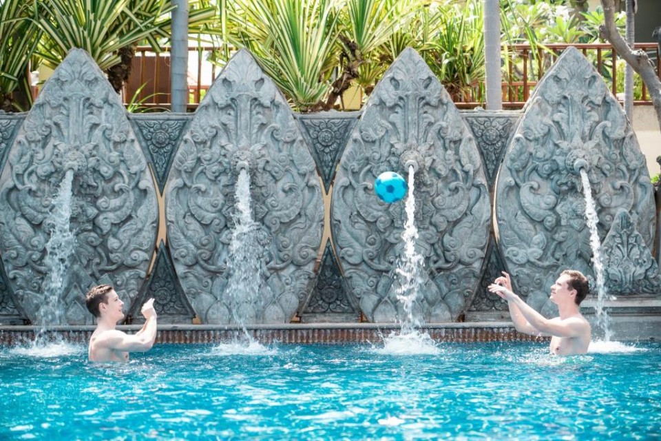 محوطه هتل محوطه هتل