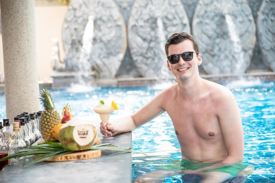 بار استخر بار استخر