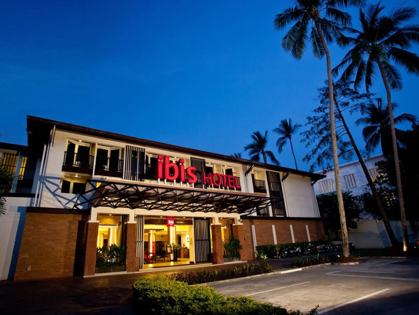 محوطه هتل محوطه هتل