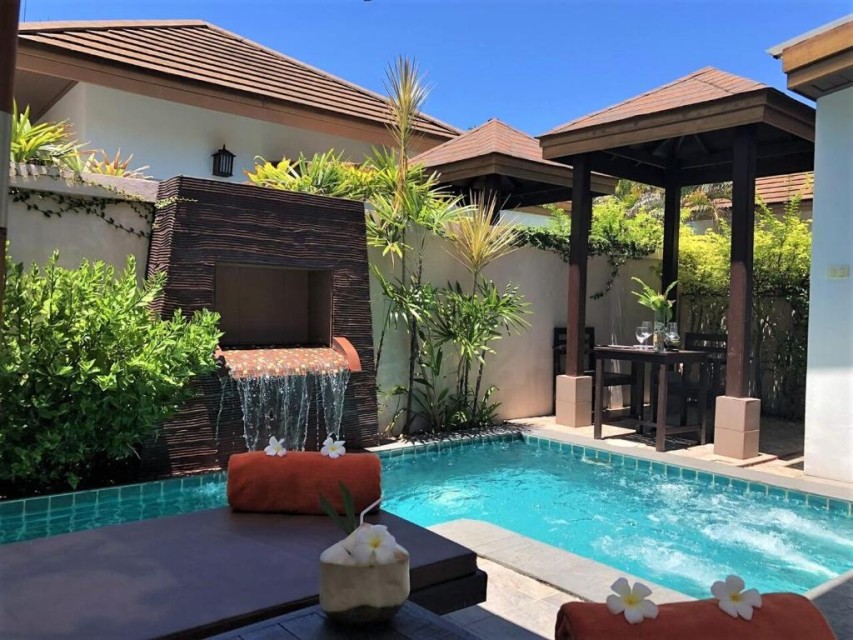 محوطه هتل محوطه هتل