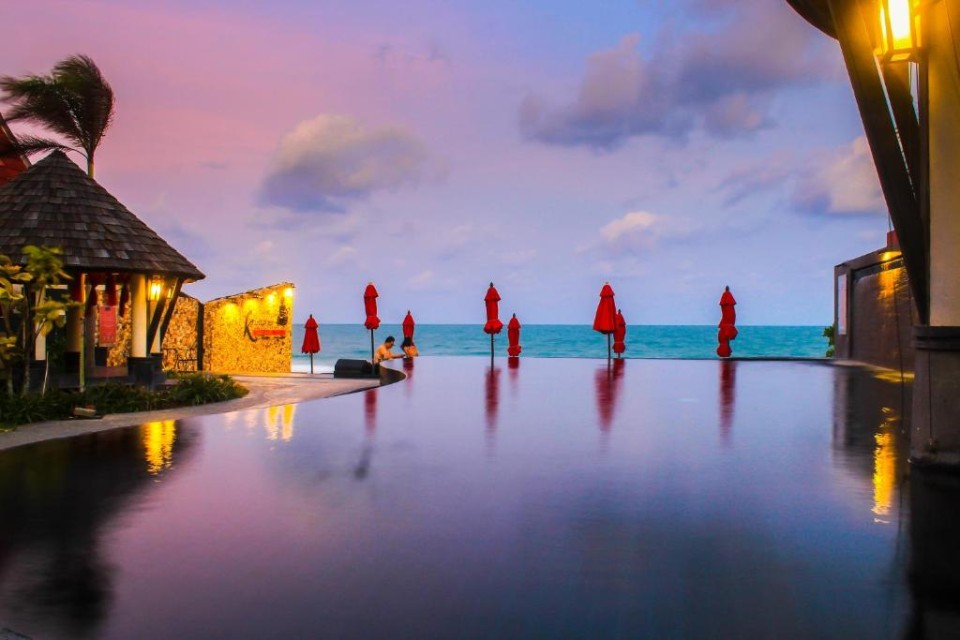 محوطه هتل محوطه هتل