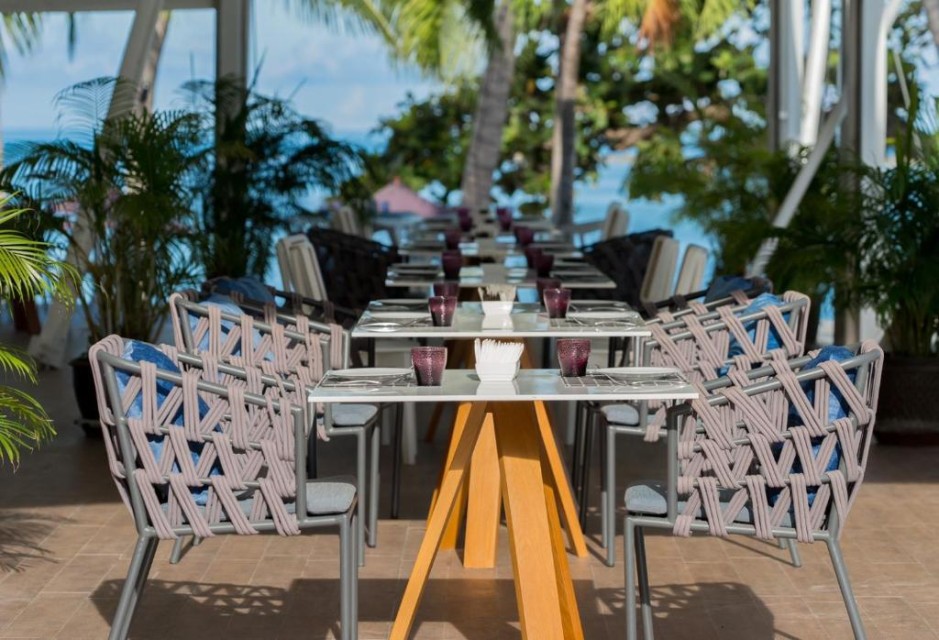 محوطه هتل محوطه هتل