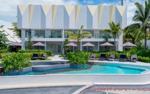 محوطه هتل محوطه هتل