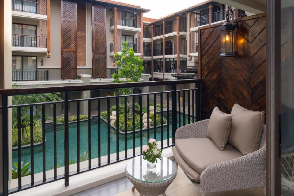 محوطه هتل محوطه هتل