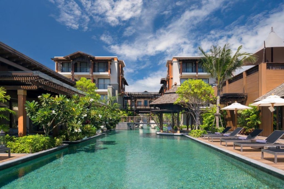 محوطه هتل محوطه هتل