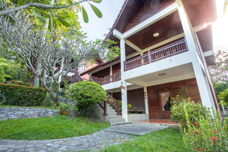 محوطه هتل محوطه هتل