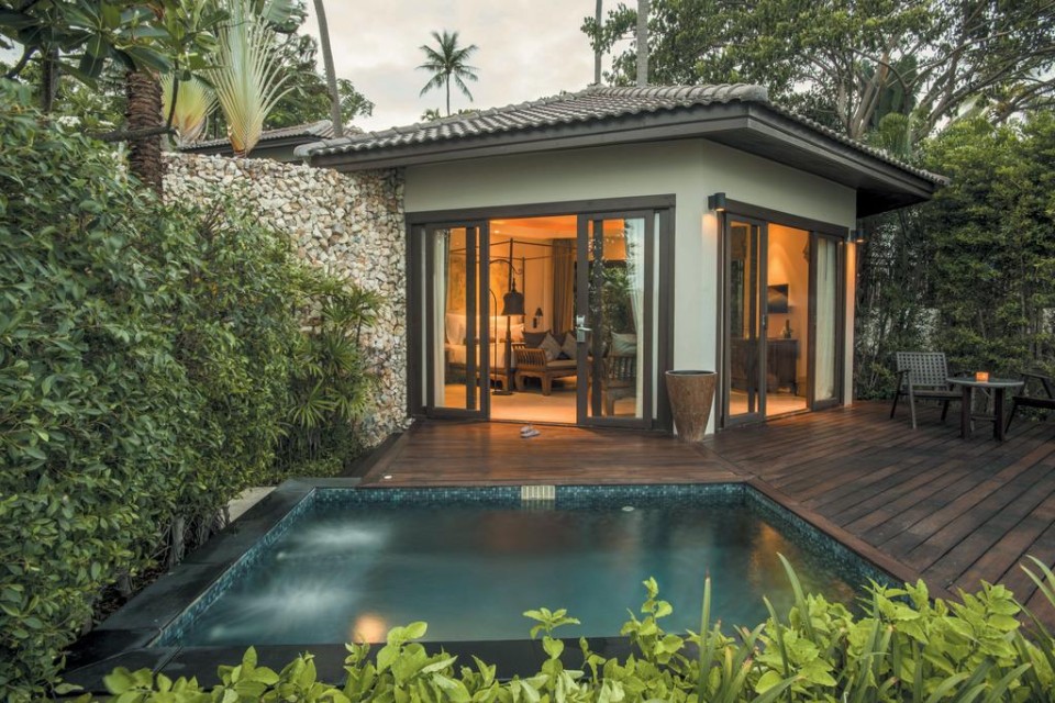 محوطه هتل محوطه هتل