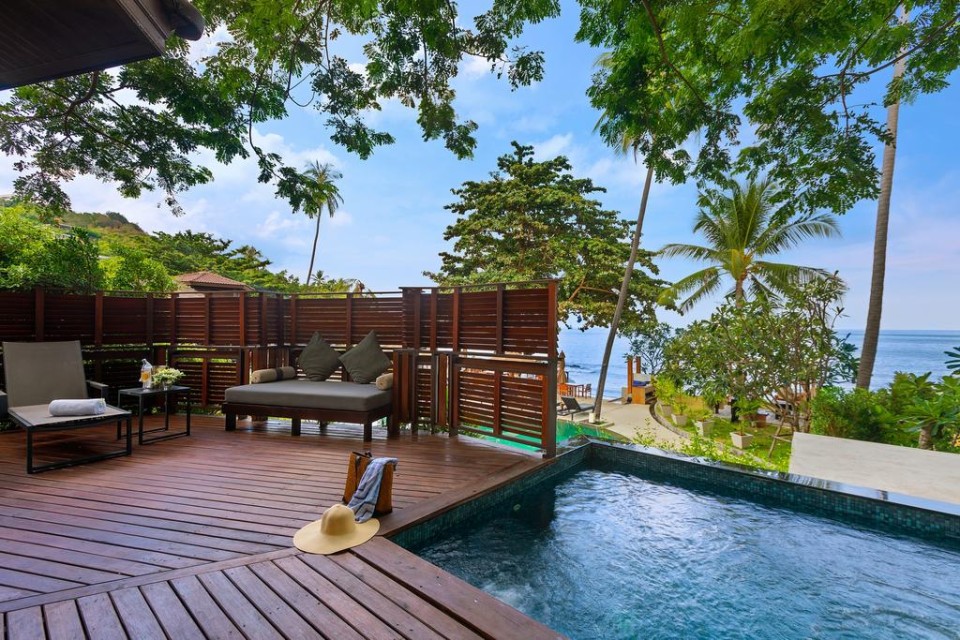 محوطه هتل محوطه هتل