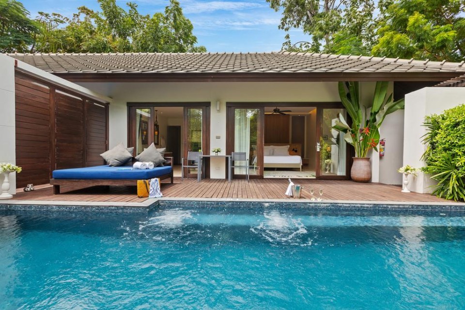 محوطه هتل محوطه هتل