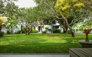 محوطه هتل محوطه هتل