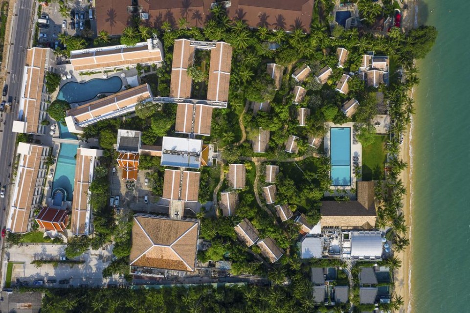 محوطه هتل محوطه هتل