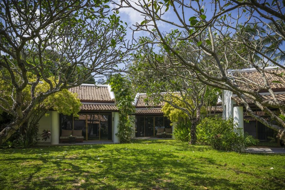 محوطه هتل محوطه هتل