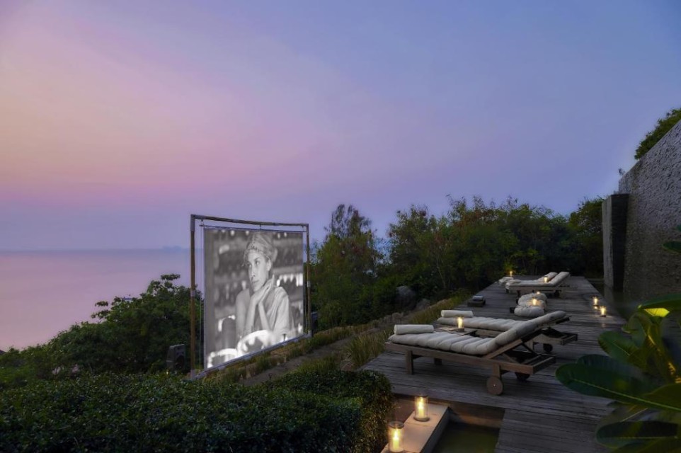 محوطه هتل محوطه هتل