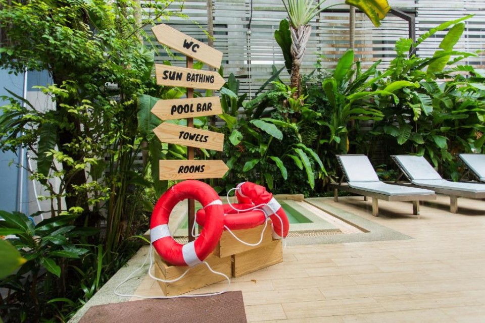 محوطه هتل محوطه هتل