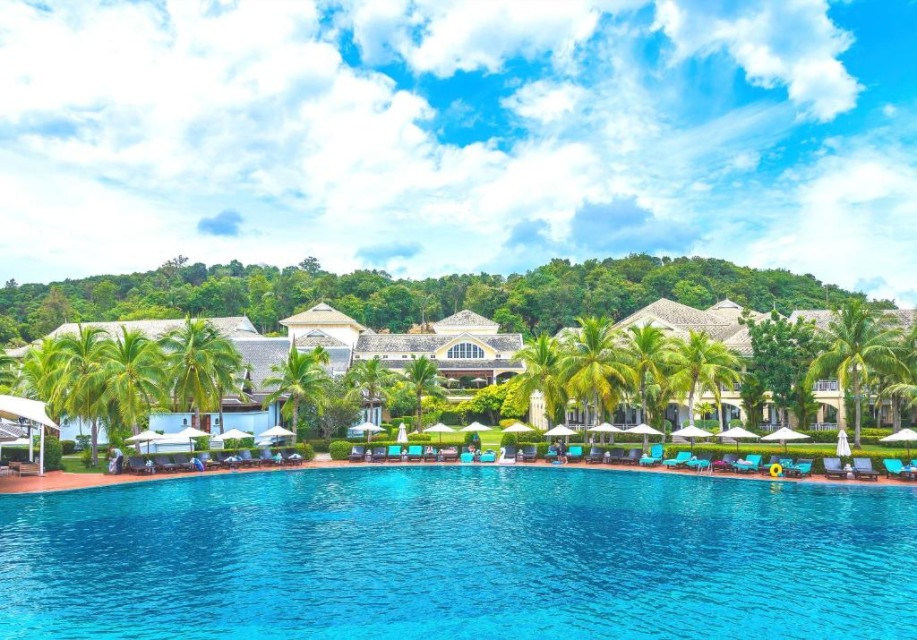 محوطه هتل محوطه هتل