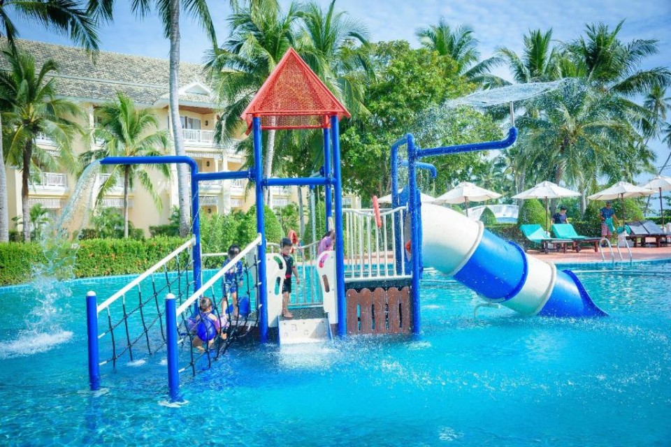 محوطه هتل محوطه هتل