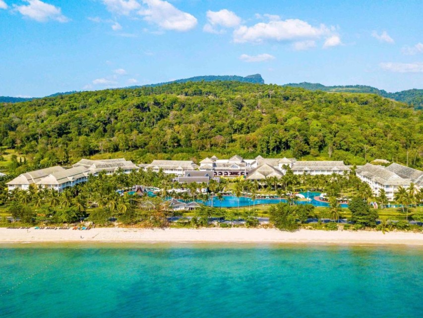 محوطه هتل محوطه هتل