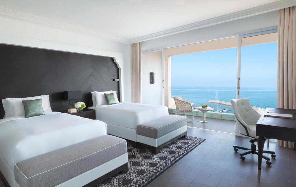 hotels-dubai-Fairmont-Fujairah-Beach-Resort-fairmont-fujairah-beach-(11)-26ba2c9637d85cfabc7a35aea816c669.jpg