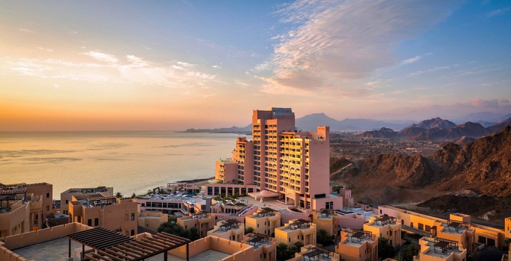 hotels-dubai-Fairmont-Fujairah-Beach-Resort-fairmont-fujairah-beach-(12)-26ba2c9637d85cfabc7a35aea816c669.jpg