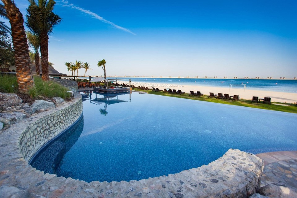 محوطه هتل محوطه هتل