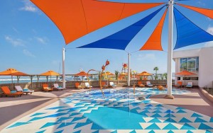 محوطه هتل محوطه هتل