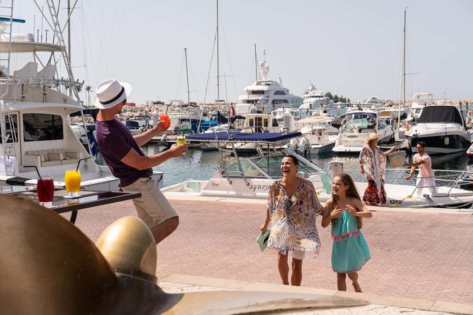 محوطه هتل محوطه هتل