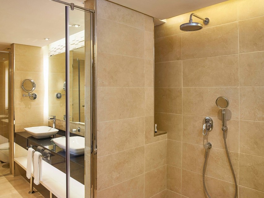 hotels-dubai-Mercure-Barsha-Heights-Suite-guest-room-(1)-26ba2c9637d85cfabc7a35aea816c669.jpg