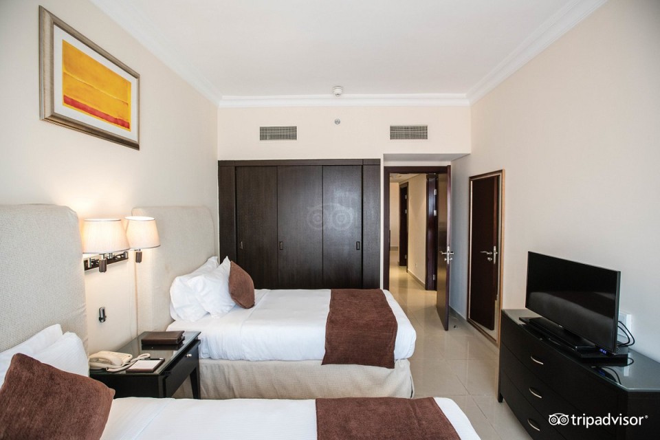 hotels-dubai-Mercure-Barsha-Heights-Suite-prestige-suite-modern-style--v115-26ba2c9637d85cfabc7a35aea816c669.jpg