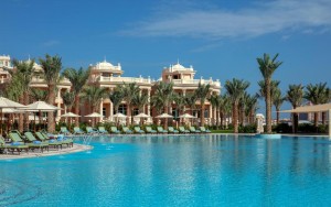 محوطه هتل محوطه هتل