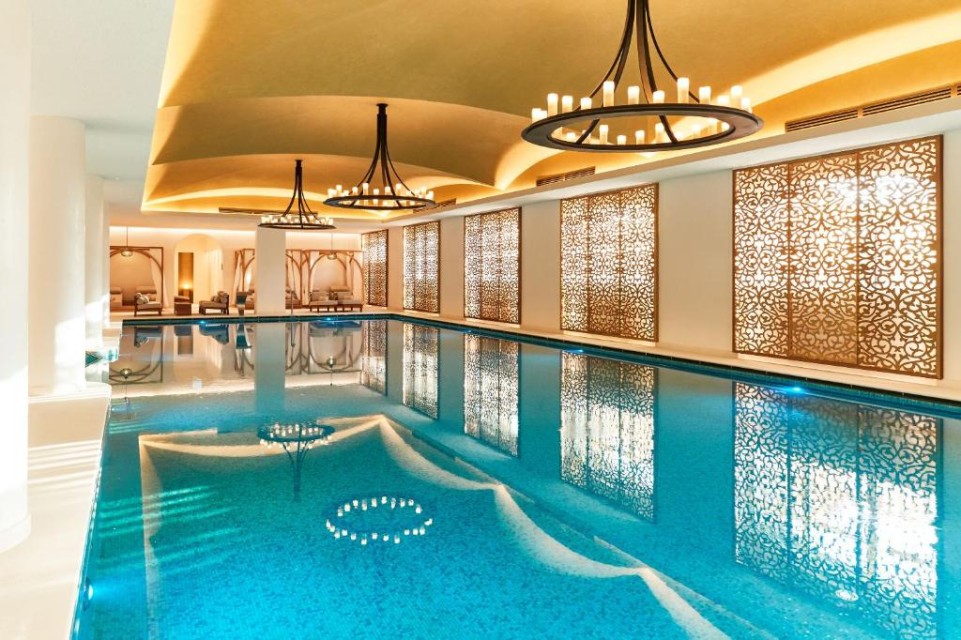 محوطه هتل محوطه هتل