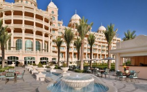 محوطه هتل محوطه هتل