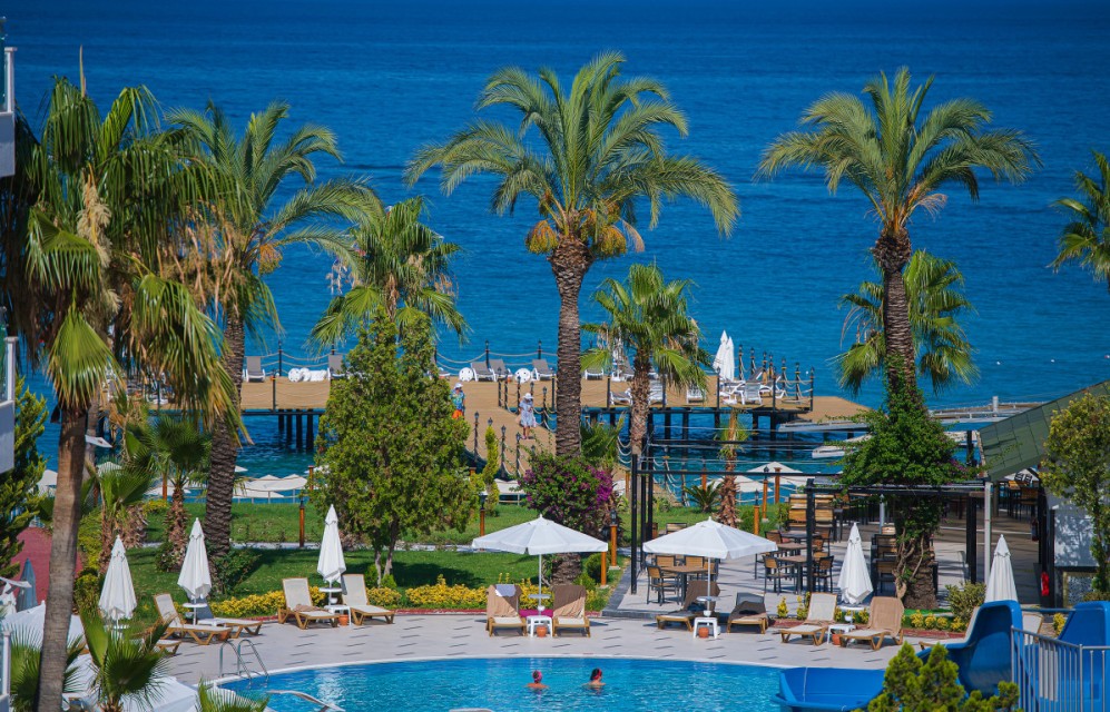 محوطه هتل محوطه هتل