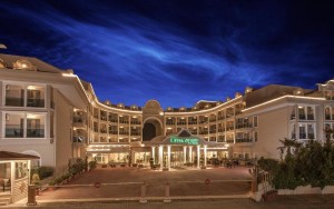 محوطه هتل محوطه هتل