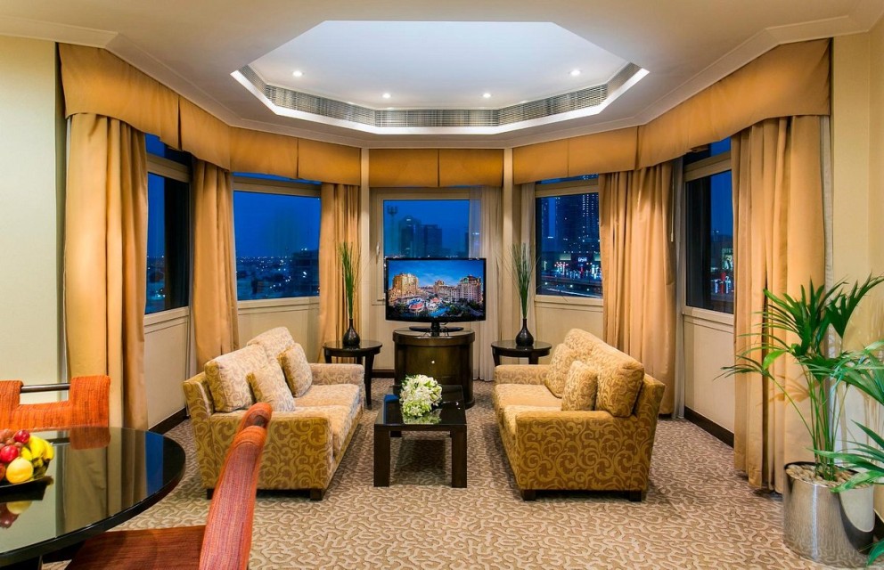 hotels-dubai-Swissotel-Al-Murooj-2-bedroom-deluxe-suite-26ba2c9637d85cfabc7a35aea816c669.jpg