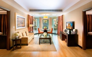 hotels-dubai-Swissotel-Al-Murooj-2-bedroom-premium-suite-bb880fb51c6b9371b902060267e97128.jpg