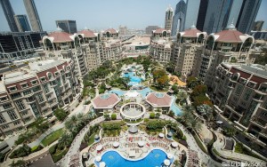 hotels-dubai-Swissotel-Al-Murooj-grounds--v2866604-bb880fb51c6b9371b902060267e97128.jpg